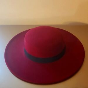 Wine bolero brim hat with black ribbon